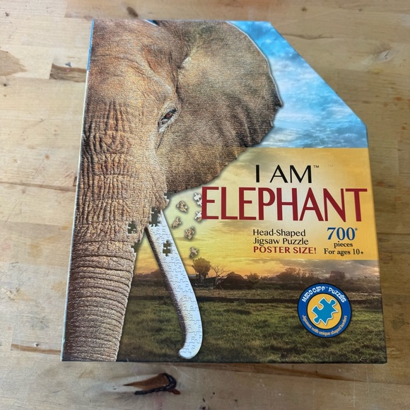 Madd Capp I am Elephant Jigsaw Puzzle head shaped - 700 Pieces - Picture 1 of 9